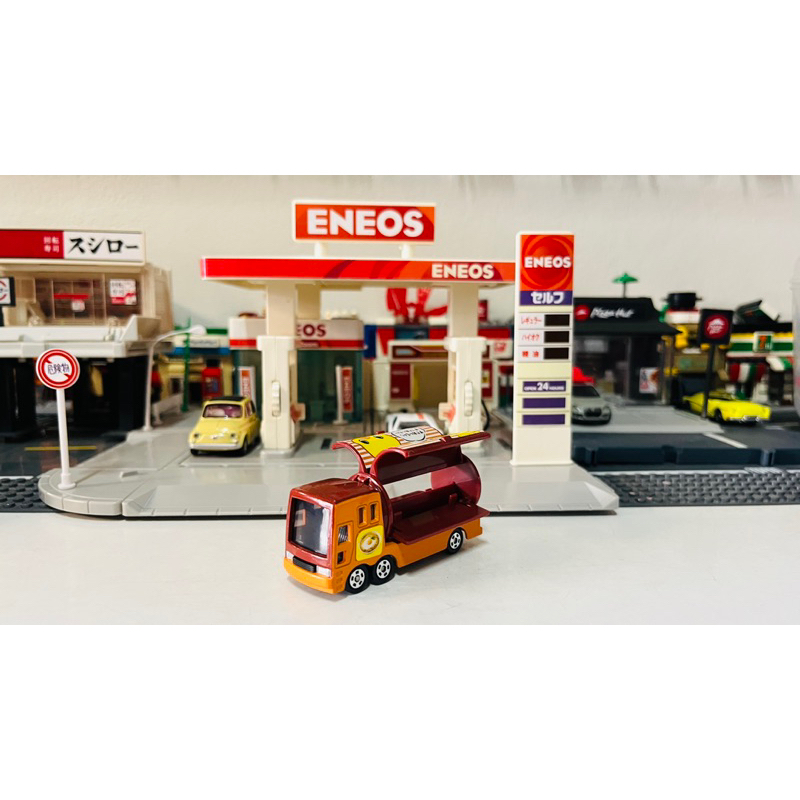 model-tomica-truck-nissin-event-truck