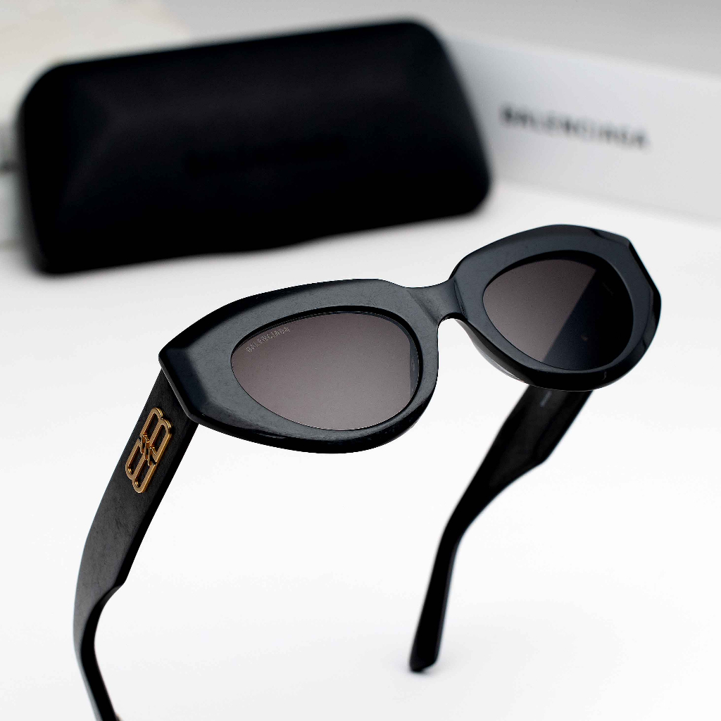 แว่นกันแดด-balenciaga-รุ่น-bb0236s-001-size-52-mm-black-black-grey