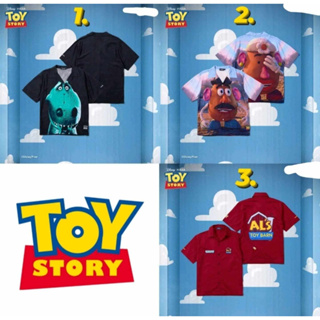 [ ของแท้ ] เสื้อเชิ้ต CARNIVAL &amp; Disney/Pixars Toy Story Collection Chapter 1 "Friends &amp; Foes" ลายใหม่ ของใหม่ พร้อมส่ง