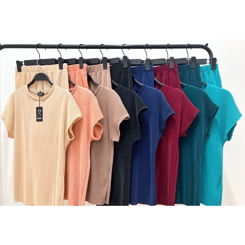 ชุดเซต2ชิ้นผ้าอัดพลีท-เสื้อแขนล้ำ-กางเกงขาสั้น-สาวอวบใส่ได้