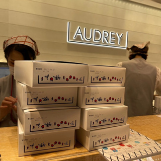 ⭐️หิ้วใหม่จากญี่ปุ่น⭐️ LAudrey ขนมขึ้นชื่อและยอดฮิตจาก JAPAN อัดแน่นไปด้วยครีมและสตรอเบอร์รี่อย่างดี