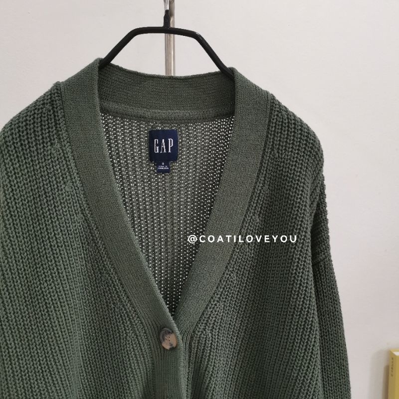 gap-basic-knit-cardigan