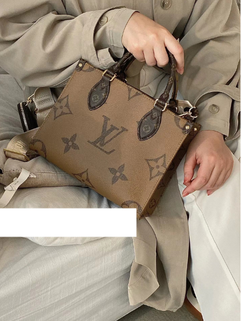 หลุยส์วิตตอง-louis-vuitton-กระเป๋าใบเล็ก-onthego-กระเป๋าสุภาพสตรี-กระเป๋าสะพายข้าง-กระเป๋าสะพายข้าง-ใหม่