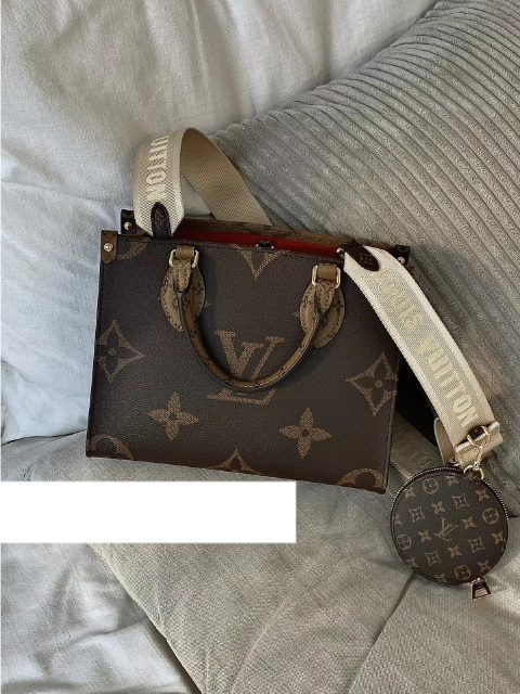 หลุยส์วิตตอง-louis-vuitton-กระเป๋าใบเล็ก-onthego-กระเป๋าสุภาพสตรี-กระเป๋าสะพายข้าง-กระเป๋าสะพายข้าง-ใหม่