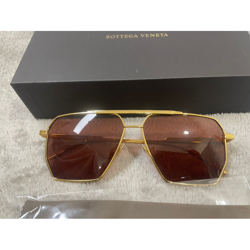 แท้ Bottega BV10125 Bond Metal Aviator Sunglasses แว่นกันแดด สีชมพูทอง Shopee Thailand