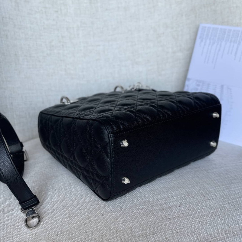 กระเป๋าสะพายข้าง-cavear-leather-งานสุดไว้ใช้สลับแท้-ถ่ายสดจากสินค้าจริง