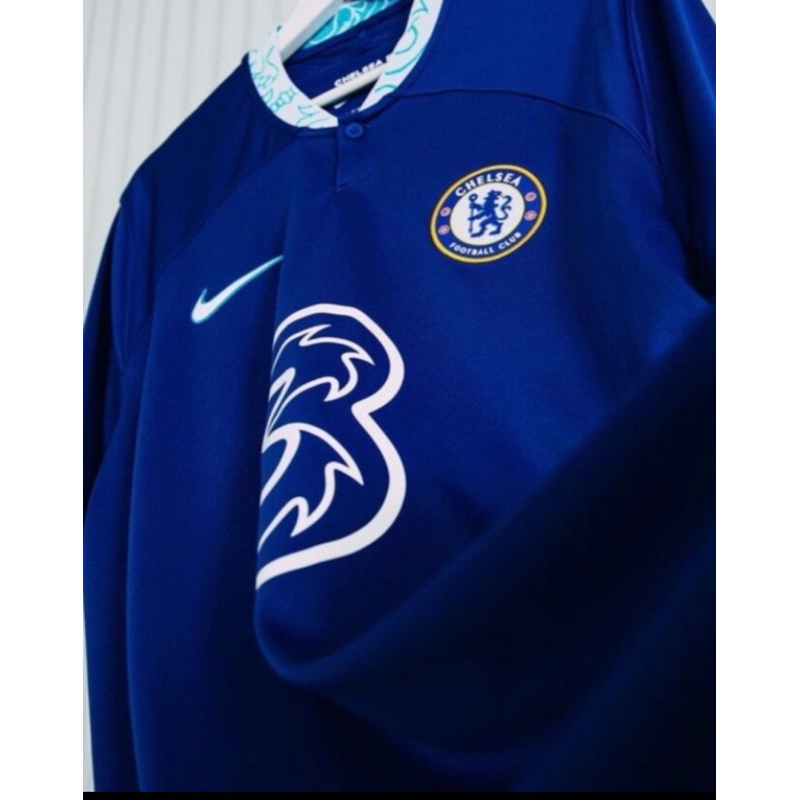 ของแท้-เสื้อเชลซี-เกรดเเฟนบอล-nike-chelsea-2022-2023-home-replica-jersey-rush-blue-chlorine