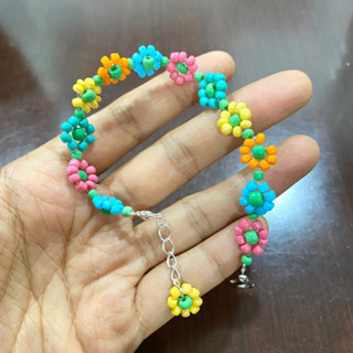 กำไลลูกปัดดอกไม้ มีตุ้งติ้ง diy หลากสี สดใสน่ารัก สร้อยข้อมือลูกปัด สร้อยข้อมือ y2k กำไลข้อมือน่ารัก