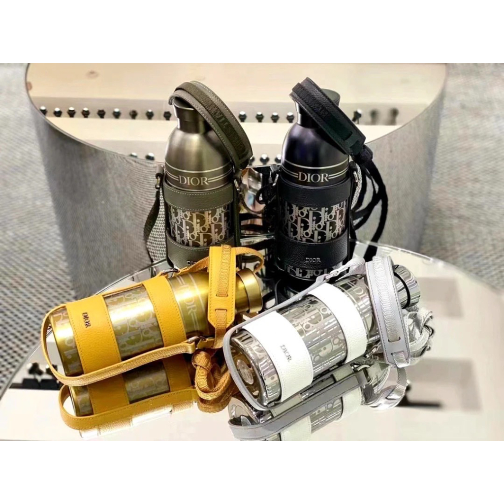 4สี จุกก DIOR AQUA BOTTLE WITH SHOULDER STRAP ของมันต้องมี กระบอกน้ำ
