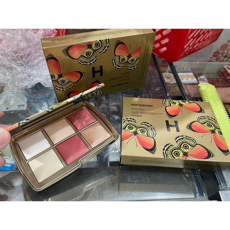 HOURGLASS Ambient Lighting Edit Unlocked Butterfly Palette Christmas