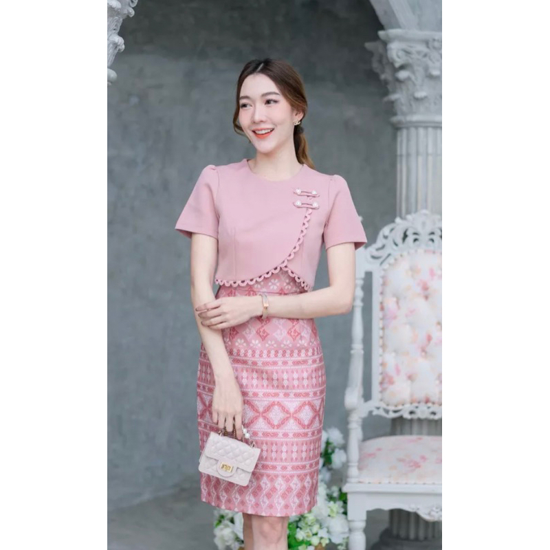 เดรสลายไทย Phawi ผ้าดีมีซับใน ไซส์ S-XL ใส่ทำงานออกงาน ดูแพง ราคาคุ้ม มุมมองที่ 2