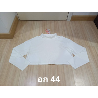 เสื้อครอปคอเต่า อก 44 มือ 1