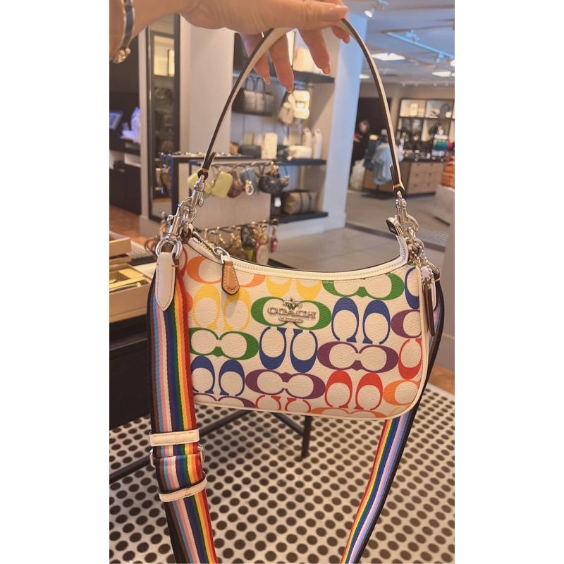 แท้-พร้อมส่ง-coach-ca176-teri-shoulder-bag-in-rainbow-signature