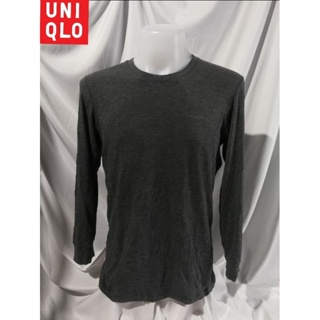 UNIQLO (HEATTECH EXTRA WARM) Brand_2nd hand เสื้อยืดคอกลมแขนยาวปลายแขนจ้ำ สีเทาในดำ Size L แท้มือสองกระสอบนำเข้า​