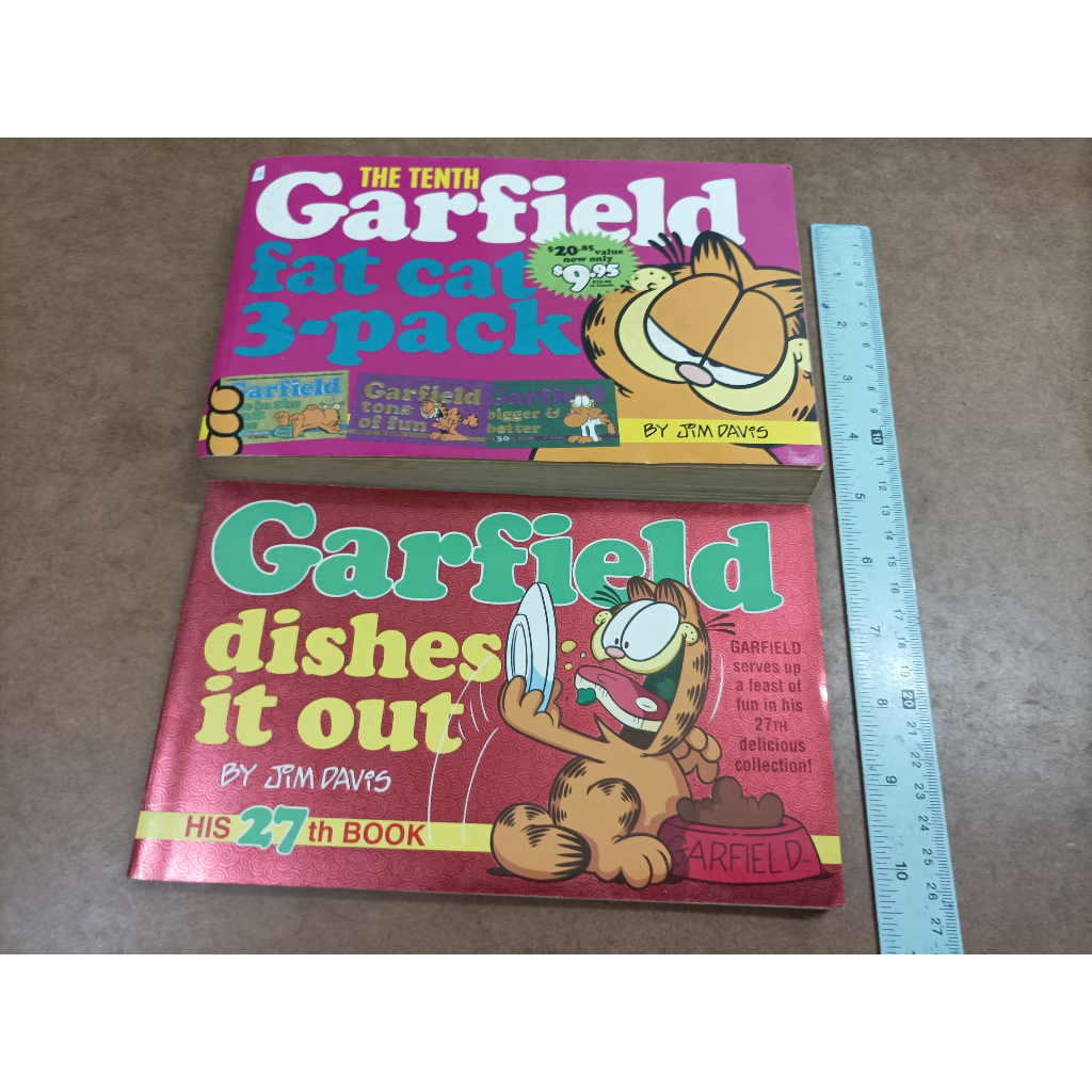 หนังสือ The Tenth Garfield Fat Cat 3-Pack + Garfield Dishes It Out ...