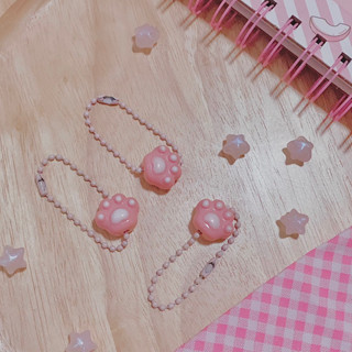 ｡✿*ﾟKeychain ･✿.｡ พวงกุญแจเท้าแมวเหมียว สายคล้องมือถือ | Chanis Store