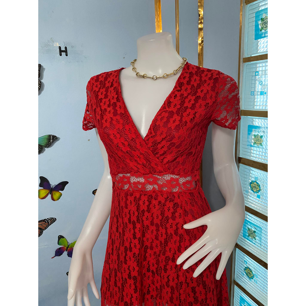 p-maxi-dressงานป้าย-manee-fashion-เดรสสีแดงแขนยาวผ้าลูกไม้ปักลายดอกไม้สวยๆ-เอวซีทรูยางยืดหลังเอว-เนื้อผ้าดีไม่ยืด