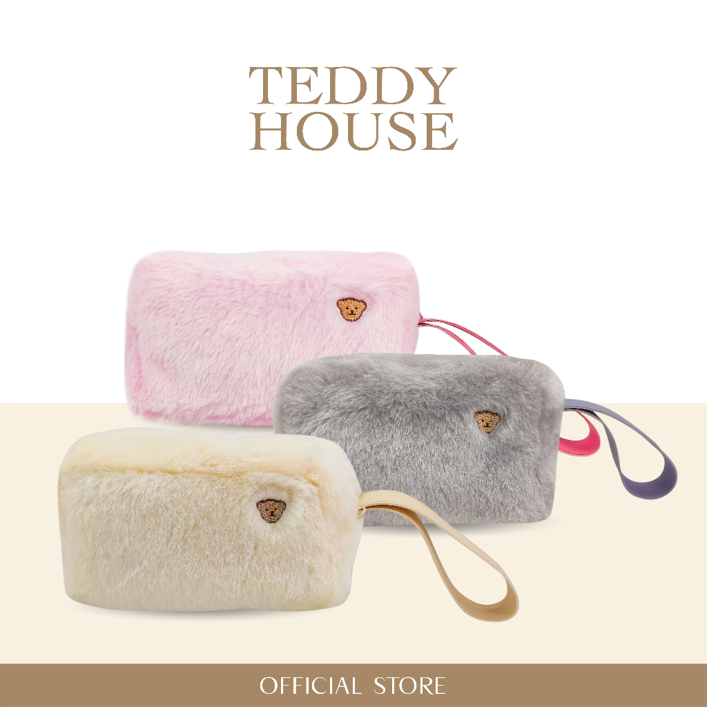 ภาพหน้าปกสินค้าTeddy House : Fluffy Travel กระเป๋าถือคล้องมือ​ ใส่ของจุกจิก เก็บเครื่องสำอางค์ ทำจากผ้าขนนิ่ม