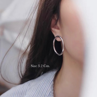 **พร้อมส่งจากร้านในไทย** Korea style earrings สีเงินมินิมอล ขนาด 3.2 ซม.  Price :  20  Baht / set 🍑
