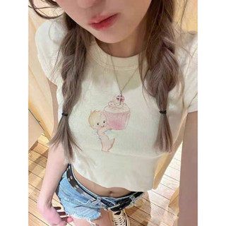 Cupcake crop top 🧁✨ เสื้อครอป ผ้านิ่ม สีครีม ✨ สินค้าพรีออเดอร์