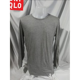 UNIQLO (HEATTECH) Brand_2nd hand เสื้อยืดฮีตเทคแขนยาว คอกลม สีเทา Size L ผลิตในบังคลาเทศ​ แท้มือสองกระสอบนำเข้า​จาก 🇯🇵​