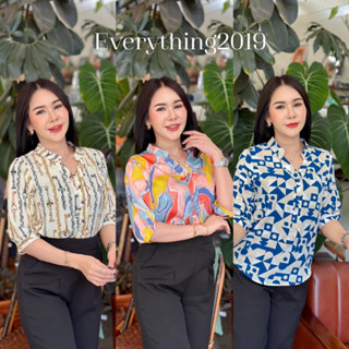 Everything2019 🌊(1909) เสื้อคอจีนวีแขนศอก ใส่ทำงาน ผ้าลื่นใส่สบาย ลายสวยมาก