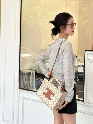 เซลีน CELINE/CABAS THAIS SMALL/ผ้าพิมพ์โลโก้และกระเป๋าหนังลูกวัว/กระเป๋าถือสตรี/ใหม่