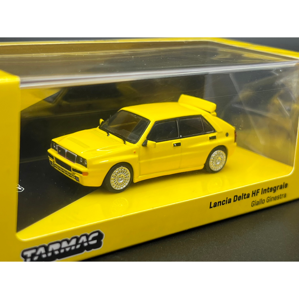 tarmac-works-1-64-lancia-delta-hf-integrale-giallo-ginestra