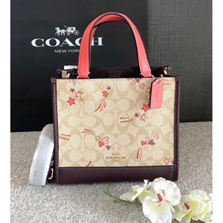 (ผ่อน0%) กระเป๋าสะพายข้าง Coach Dempsey Tote 22 In Signature Canvas With Heart And Star Print Style CJ646 สีครีมลายหัวใจ