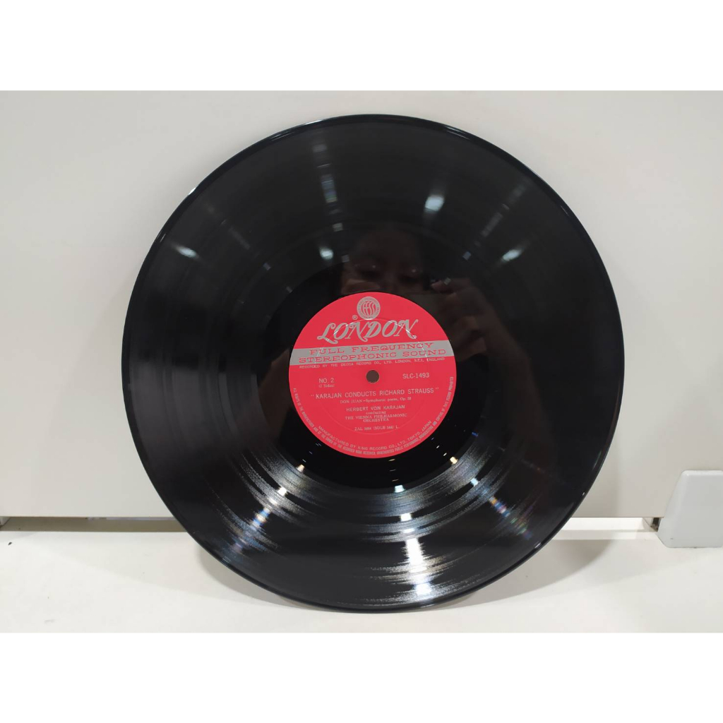 1lp-vinyl-records-แผ่นเสียงไวนิล-the-artistry-of-von-karajan-vienna-phil-vol-2-h6e37