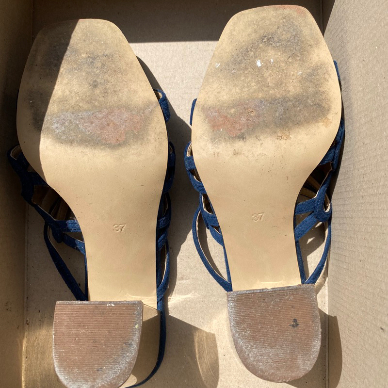 philia-boutique-navy-high-heels-size-37-full-price-3-580-baht