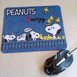 แผ่นรองเม้าส์ mouse pad พื้นหนา ทรงเหลี่ยม ลาย สนูปี้ SNoopy ขนาด 10x8 นิ้ว