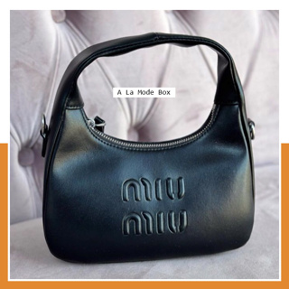 กระเป๋า Miumiu leather Hobo bag