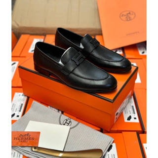 รองเท้าหนังรองเท้าใส่ทำงาน HERMES งานORIGINAL สินค้ามีพร้อมกล่องใบเสร็จใบเซอรับประกันสินค้าตรงปก 100%