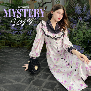 B137 Mystery Roses : Midi Dress