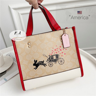 F.A ว่าแท้100% coach แท้ กระเป๋าสตรี Tote Bag Rabbit Carriage พิมพ์สุภาพสตรีกระเป๋าสะพายเล็ก CF404