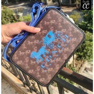 (แท้ 💯%‼ from Factory) Charter Crossbody 24 With Horse And Carriage Print