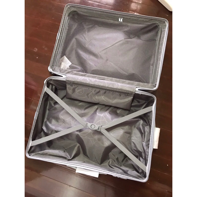 silver-supreme-trolly-bag-26-กระเป๋าเดินทางล้อลาก