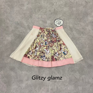 Glitzy glamz:กระโปรงตัวสั้นลายกราฟฟิกน่ารักๆ (*รบกวนเช็คสต๊อกก่อนกดสั่งซื้อ)