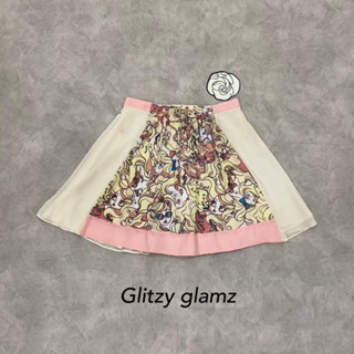 Glitzy glamz:กระโปรงตัวสั้นลายกราฟฟิกน่ารักๆ (*รบกวนเช็คสต๊อกก่อนกดสั่งซื้อ)