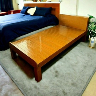 Sukthongแพร่ เตียงไม้สักเเท้ เตียง3.5 ฟุต เตียงนอนไม้สัก110x200สูง40ซม เตียงนอน เตียงโมเดิร์น หัวเตียงทึบ สีสักน้ำตาลส้ม