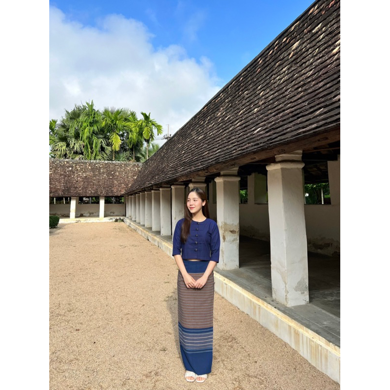 ชุดพื้นเมืองล้านนาสีกรม ผ้าฝ้ายแขนสามส่วน+ผ้าถุงทอย้อมธรรมชาติ ใส่สบาย สวยเริ่ด