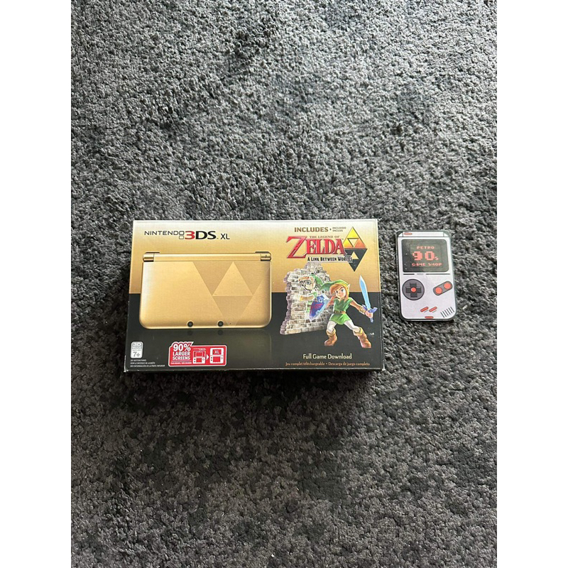 Nintendo 3DS XL Legend of Zelda Link Between Worlds Limited Edition
