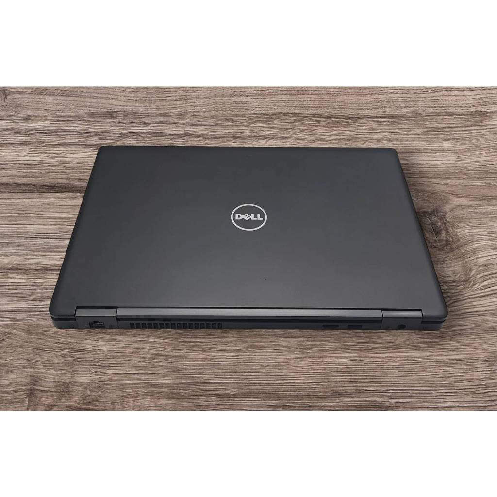 Dell Precision 3520 Xeon E3 - 1505M V6 RAM 8 GB SSD 256GB Nvidia