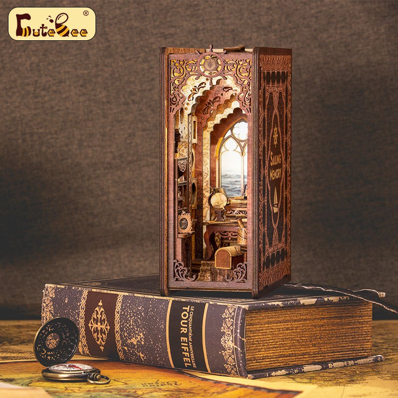 cutebee-diy-book-nook-บ้านตุ๊กตา-diy-ตัวต่อไม้-ที่กั้นหนังสือ-ตกแต่งชั้นหนังสือ-พร้อมไฟระบบสัมผัส-sailing-memory