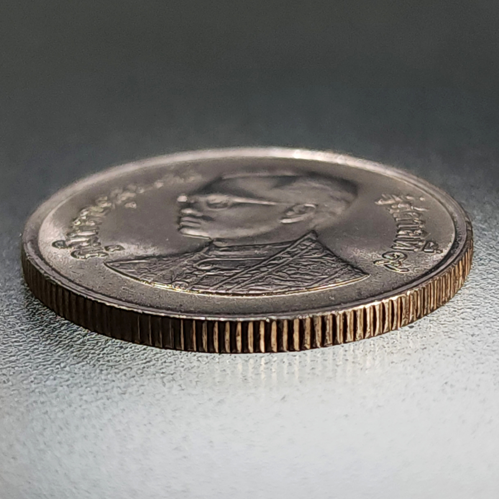 เหรียญ-1-บาท-หลังวัด-ปี-2525-ไม่ผ่านใช้