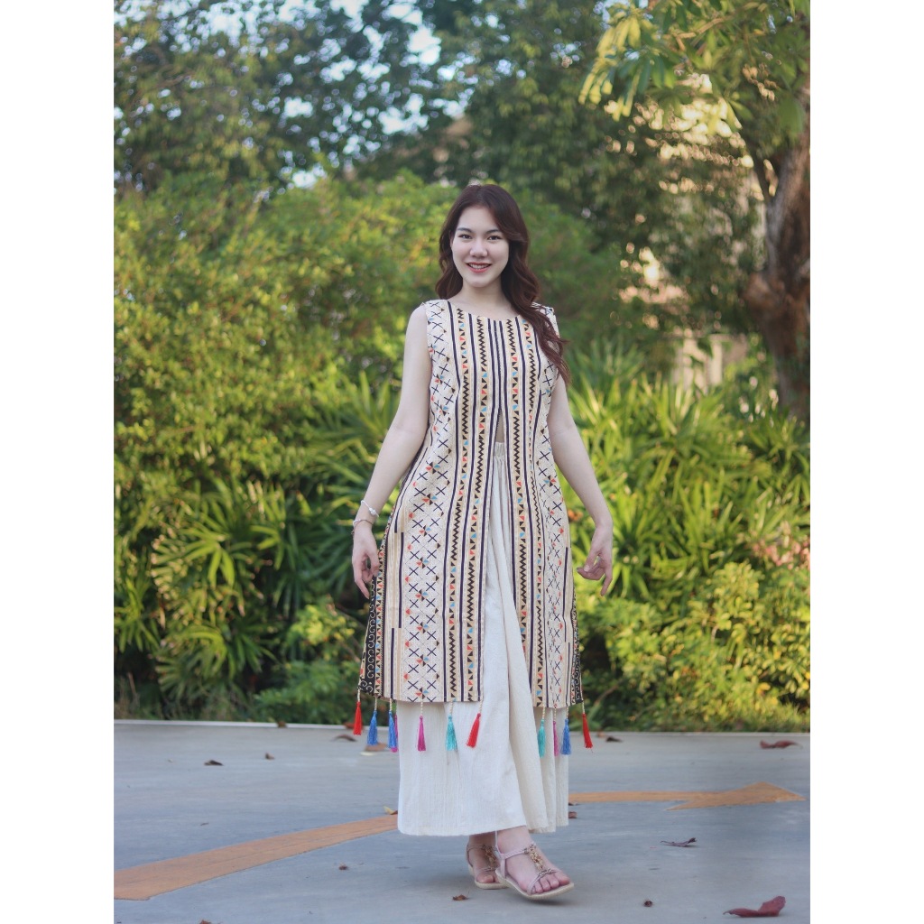 LANNA – เสื้อยาวคอวีแหวกหน้า กระโปรง ผ้าฝ้าย เนื้อนุ่ม