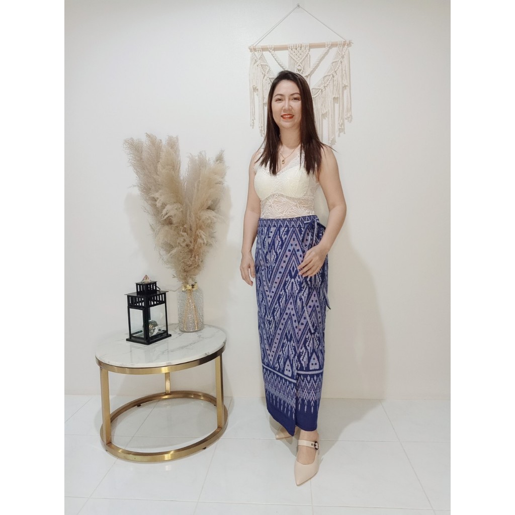 ผ้าถุงสำเร็จลายไทย ย้อมคราม เนื้อนุ่ม ใส่สบาย พร้อมตะขอปรับเอว ส่งจากนครพนม มุมมองที่ 6