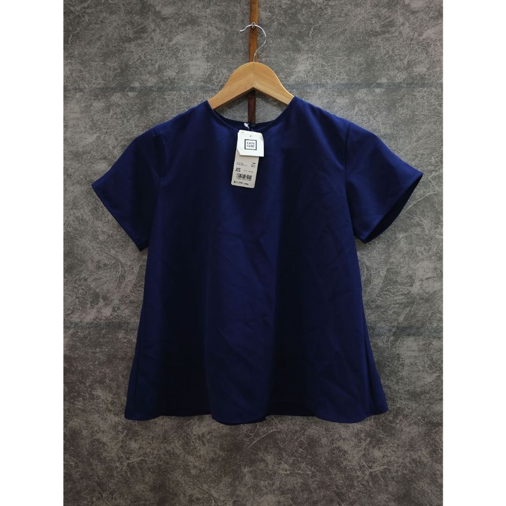 เสื้อเบลาส์ UNIQLO ใหม่ มือ1 ป้ายห้อย | Shopee Thailand