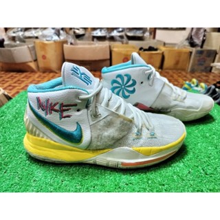 Kyrie irving shoes white best sale and silver